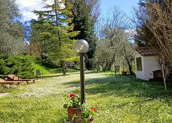 Rustic Hillside Stone-rustico In Pietra Ferienhaus